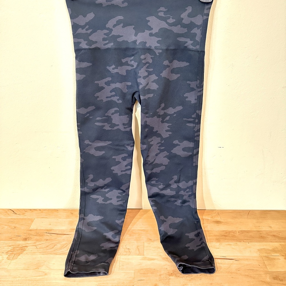 Spanx cameo workout leggings